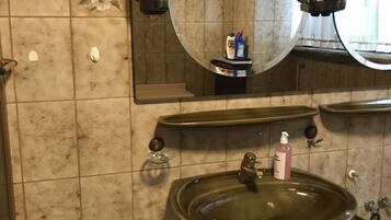 Studio | Bathroom sink