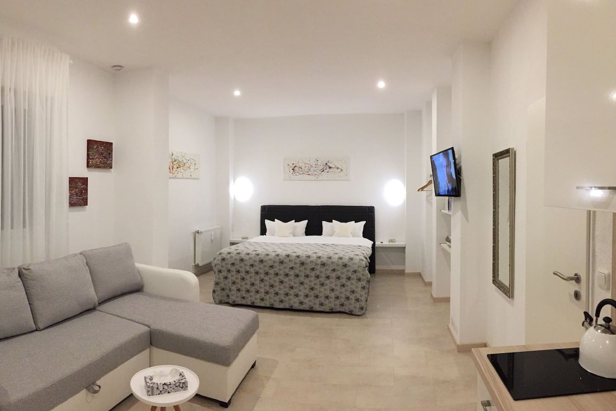 Deluxe-huoneisto (incl. Cleaning Fee 29.90 EUR) | Äänieristys, ilmainen Wi-Fi, vuodevaatteet