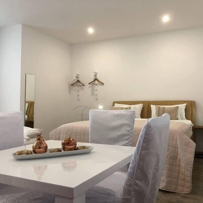 Exclusive Airport Apartments