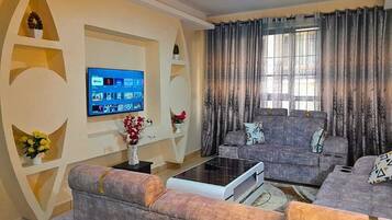 Televisión de pantalla plana y tenis de mesa