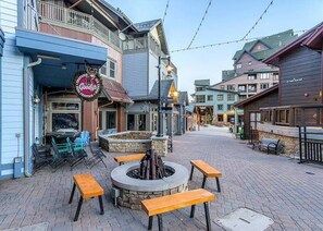 تناول الطعام بالخارج