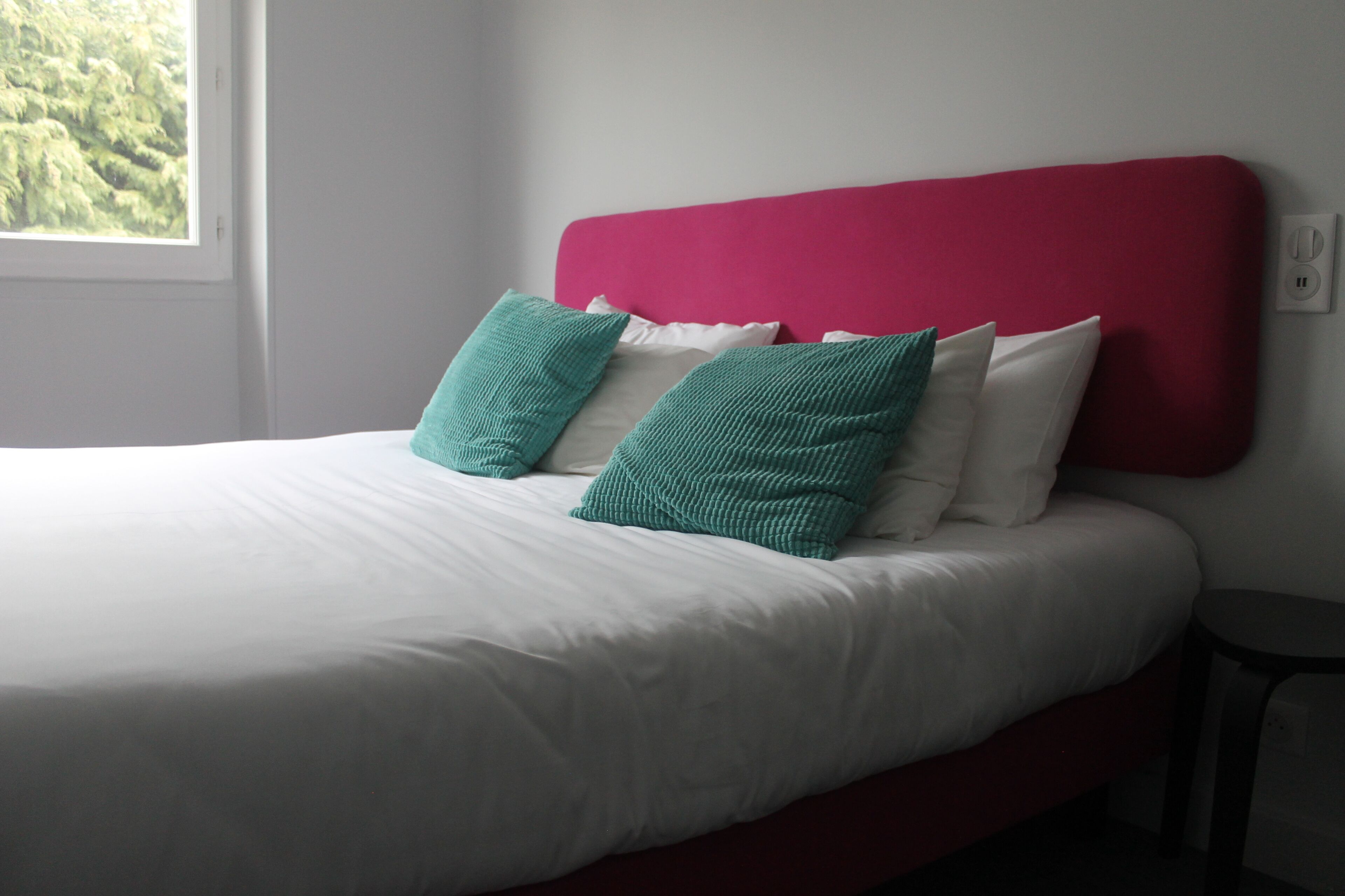 economy double or twin room | individually decorated, individually furnished, blackout curtains