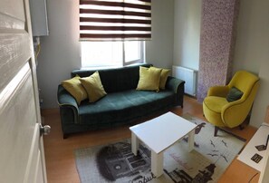 Comfort Apartment, 1 Bedroom | Living room | LCD TV - Cakir Apart (Eskisehir)
