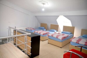 Appartement, 3 chambres (Duplex-12 People) | Bureau, Wi-Fi gratuit, draps fournis