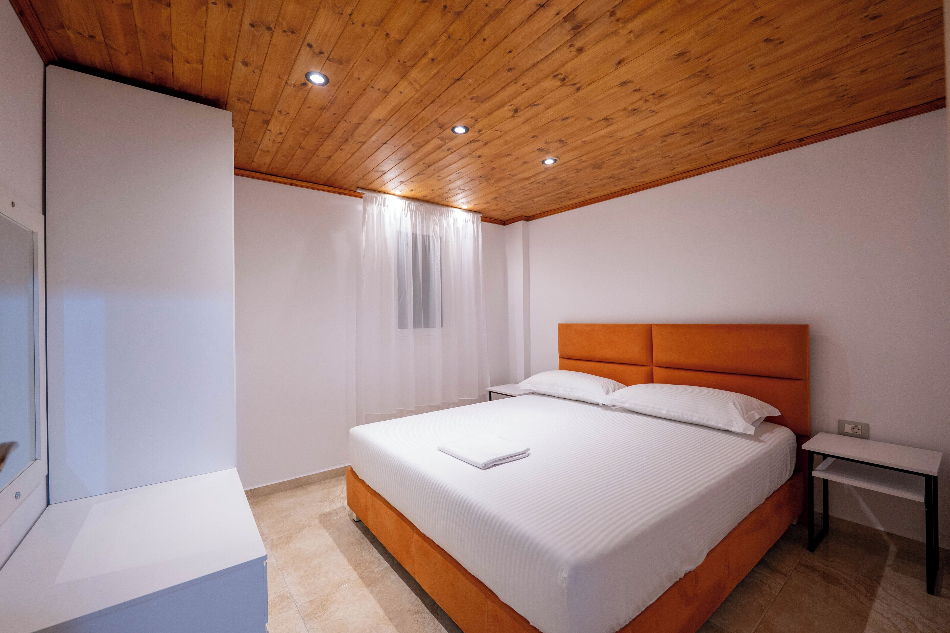 Maisonette | Schreibtisch, schallisolierte Zimmer, Bügeleisen/Bügelbrett