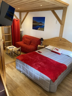 Superior-Vierbettzimmer, Zwischengeschoss | 2 Schlafzimmer, individuell dekoriert, individuell eingerichtet
