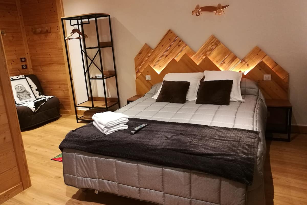 2 chambres, bureau, rideaux occultants, chambres insonorisées