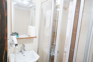 Standard Room, Sea View | Bathroom