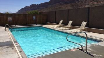 Outdoor pool, a heated pool