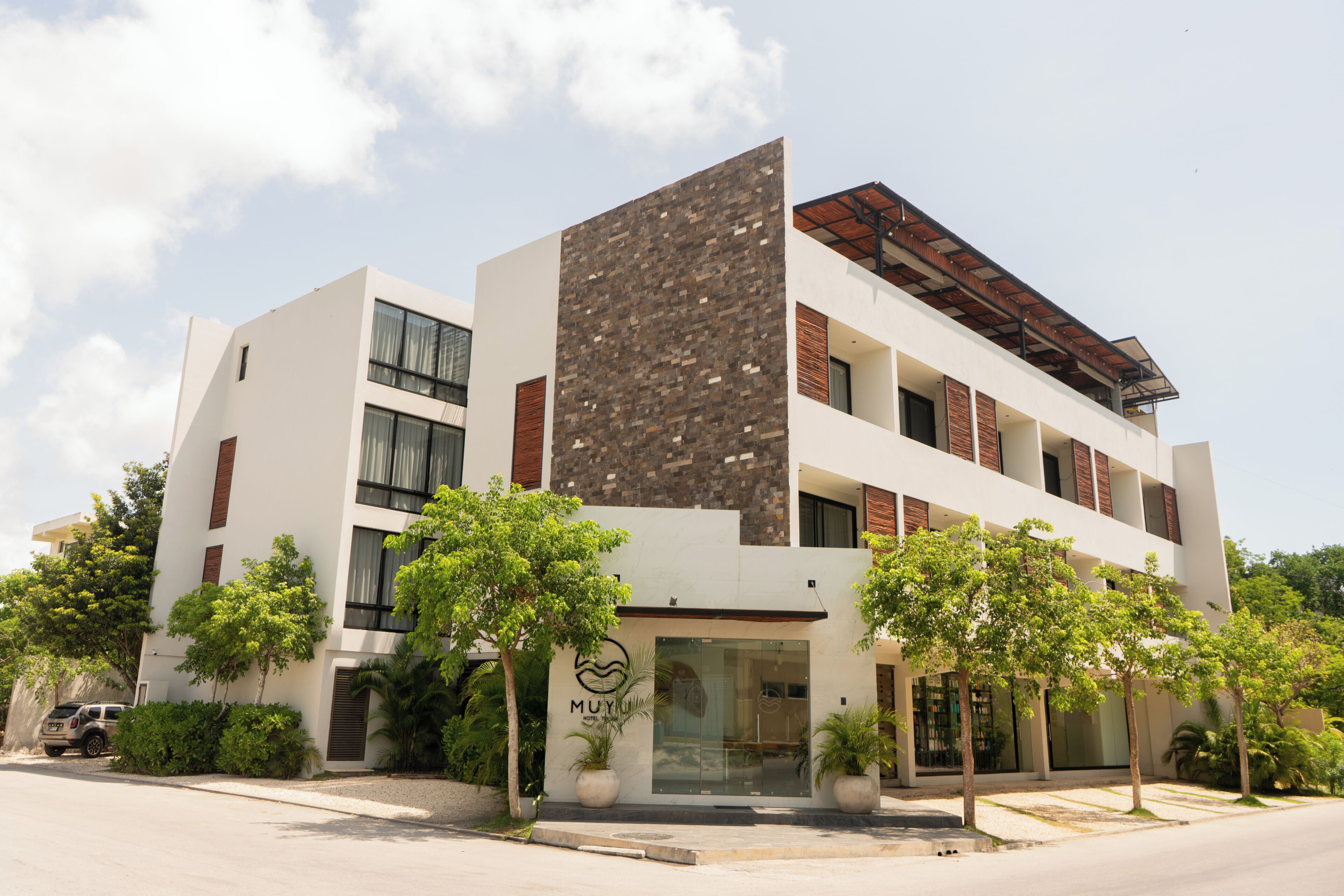 施設の正面