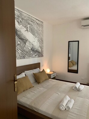 Phòng 3, phòng tắm dùng chung | Trang trí khác biệt, trang bị nội thất với thiết kế riêng biệt, bàn 
