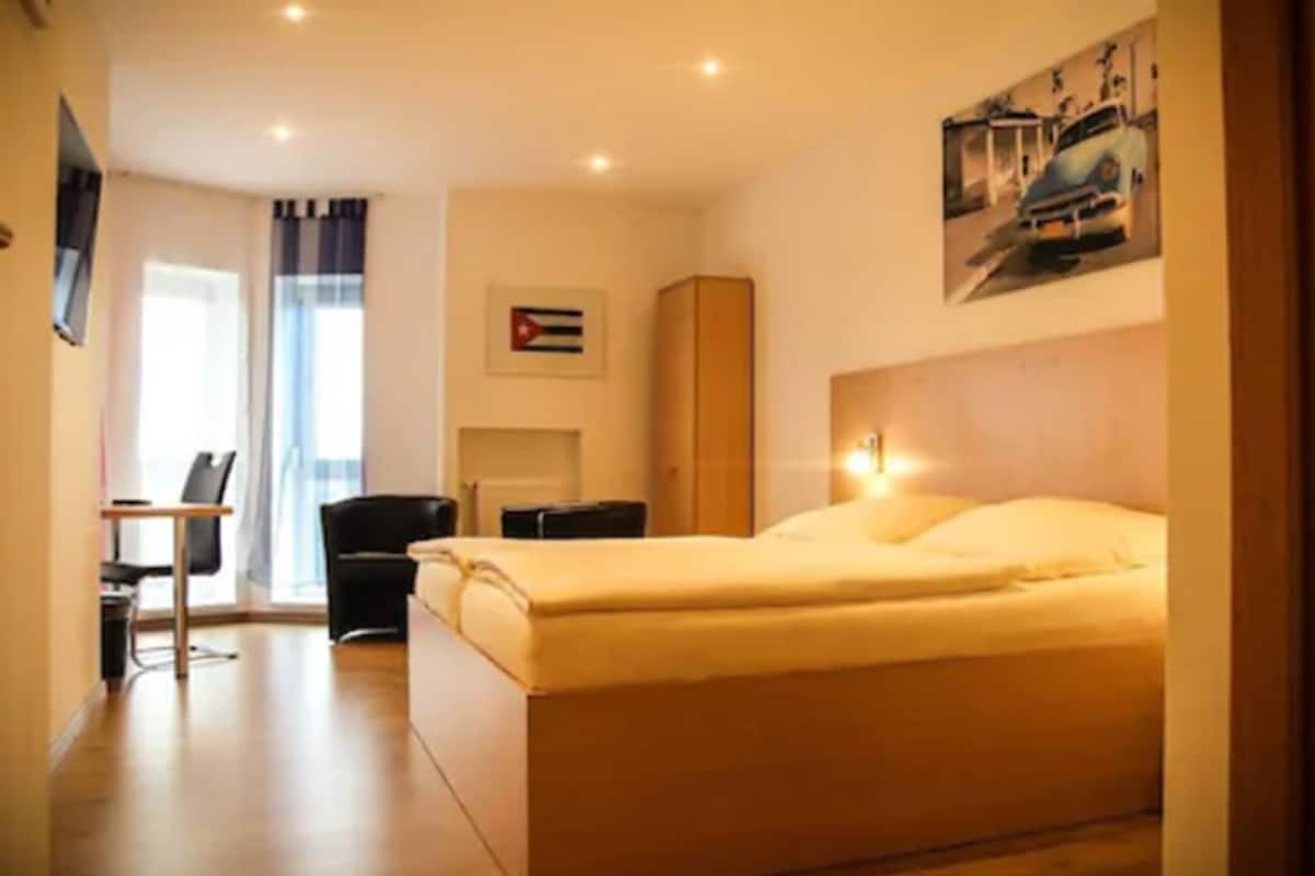 Doppelzimmer | Schreibtisch, kostenloses WLAN, Bettwäsche