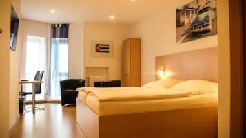Habitación doble | Escritorio, wifi gratis y ropa de cama