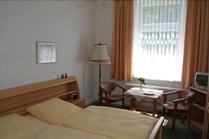 Double Room | Desk, free cribs/infant beds, rollaway beds, free WiFi - Hotel Fernblick (Bad Harzburg)