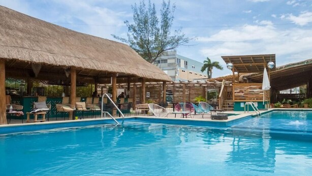 Pool - Selina Shared Cancun Downtown (Cancun)