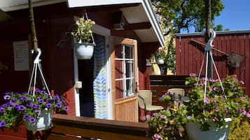 Cabin | Individually decorated, individually furnished, soundproofing