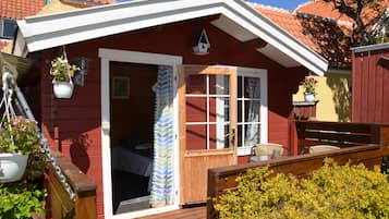 Cabaña | Decoración personalizada, muebles diferentes y insonorización