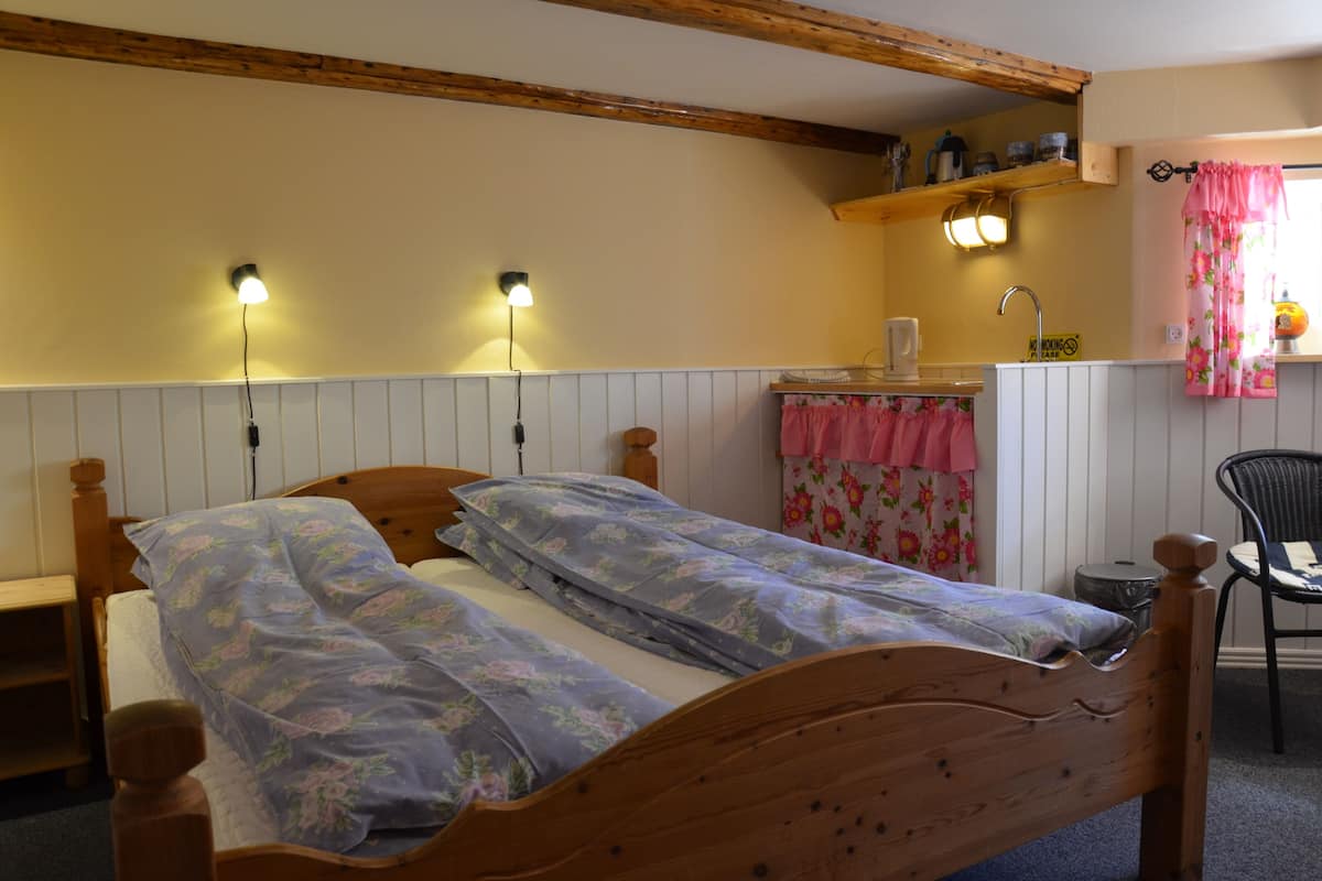 Double Room, Shared Bathroom (1-4) | Soundproofing, rollaway beds, free WiFi, individually decorated