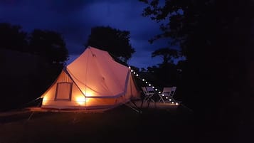 Tent (4 pers) | Individueel gedecoreerd, individueel gemeubileerd