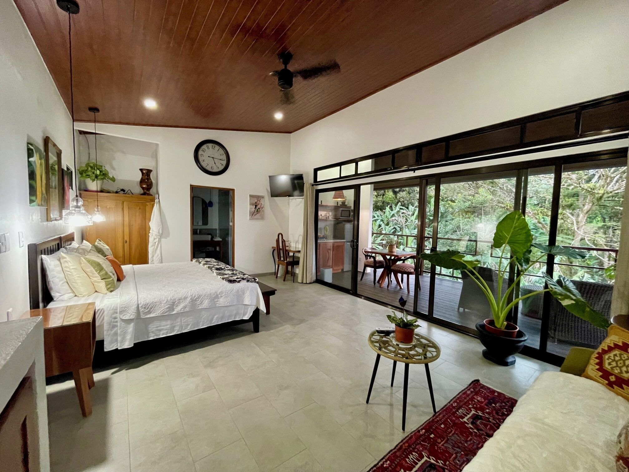In-room safe, desk, free WiFi, bed sheets