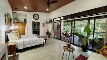 In-room safe, desk, free WiFi, bed sheets