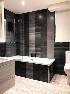 Apartment 4 Ground Floor | Bathroom