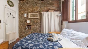 Studio | Individually furnished, desk, free cribs/infant beds, bed sheets