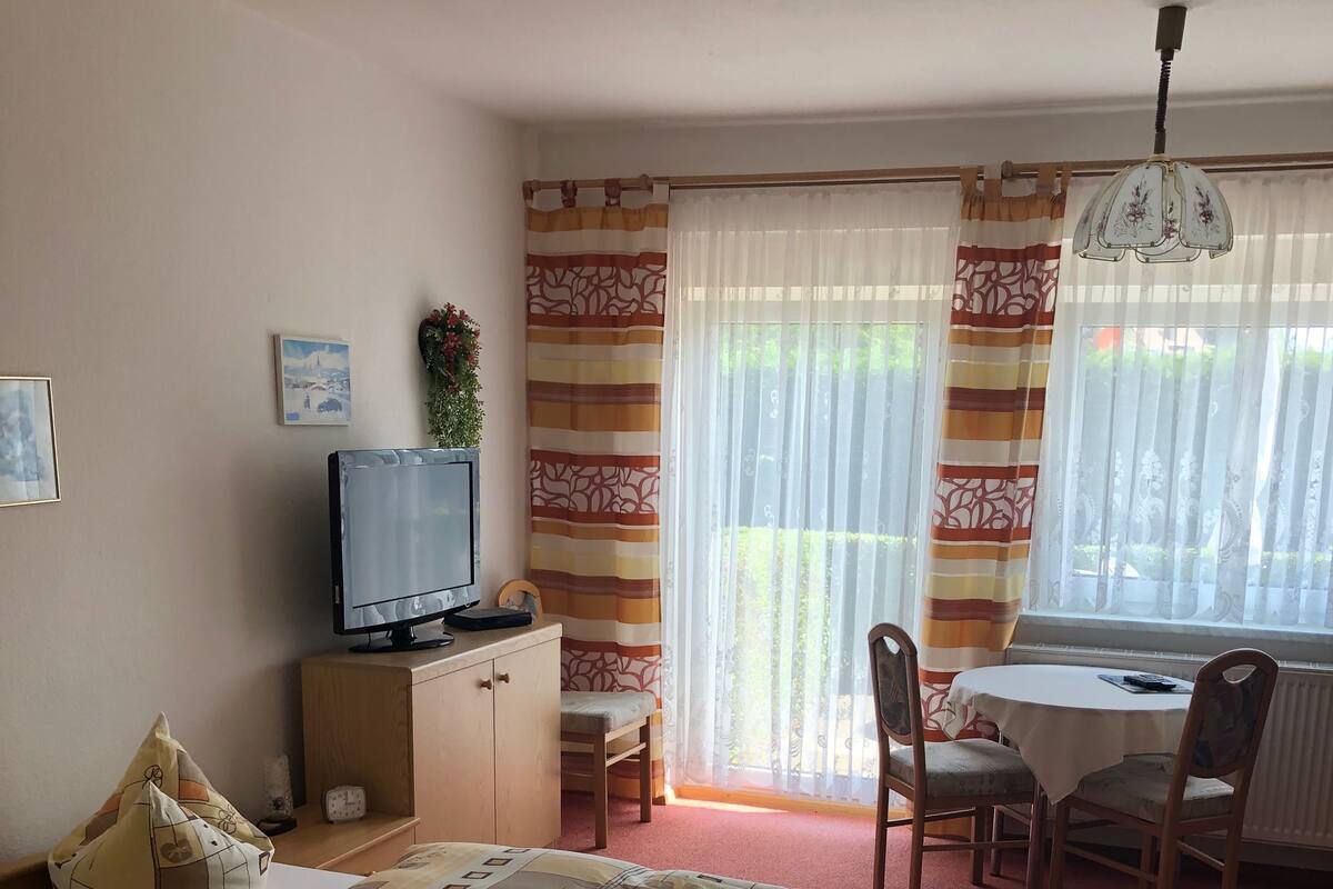 Double Room (#5) | Rollaway beds, free WiFi
