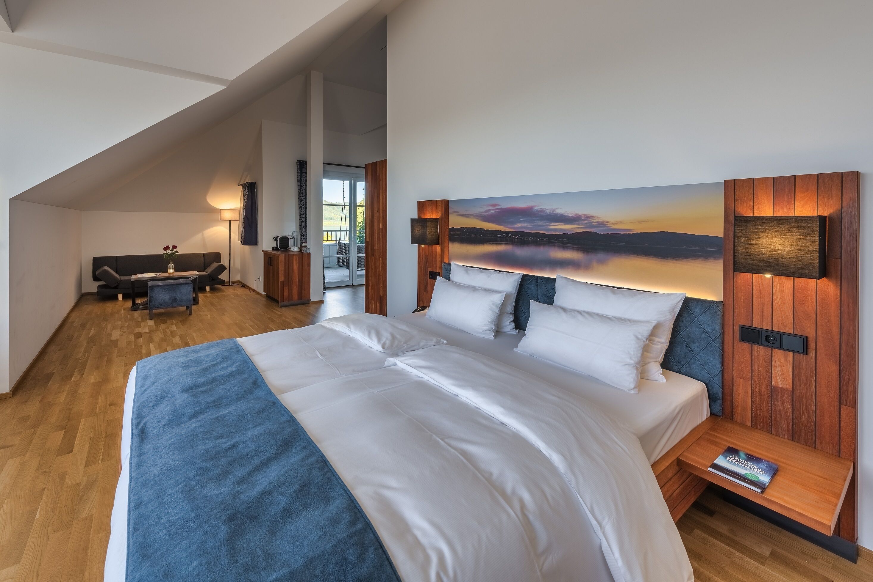 suite, balcony, lake view | hypo-allergenic bedding, in-room safe, desk, blackout curtains