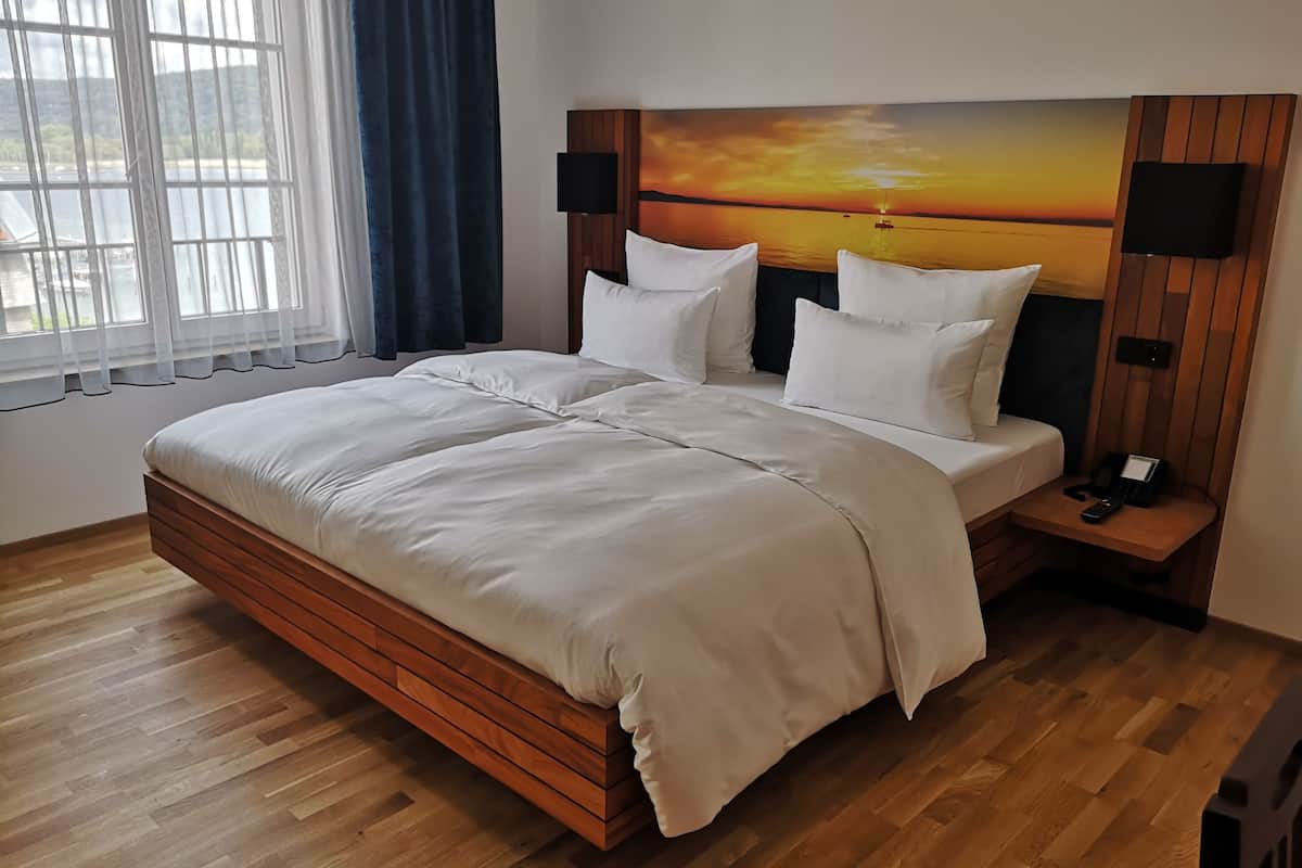 double room | hypo-allergenic bedding, in-room safe, desk, blackout curtains