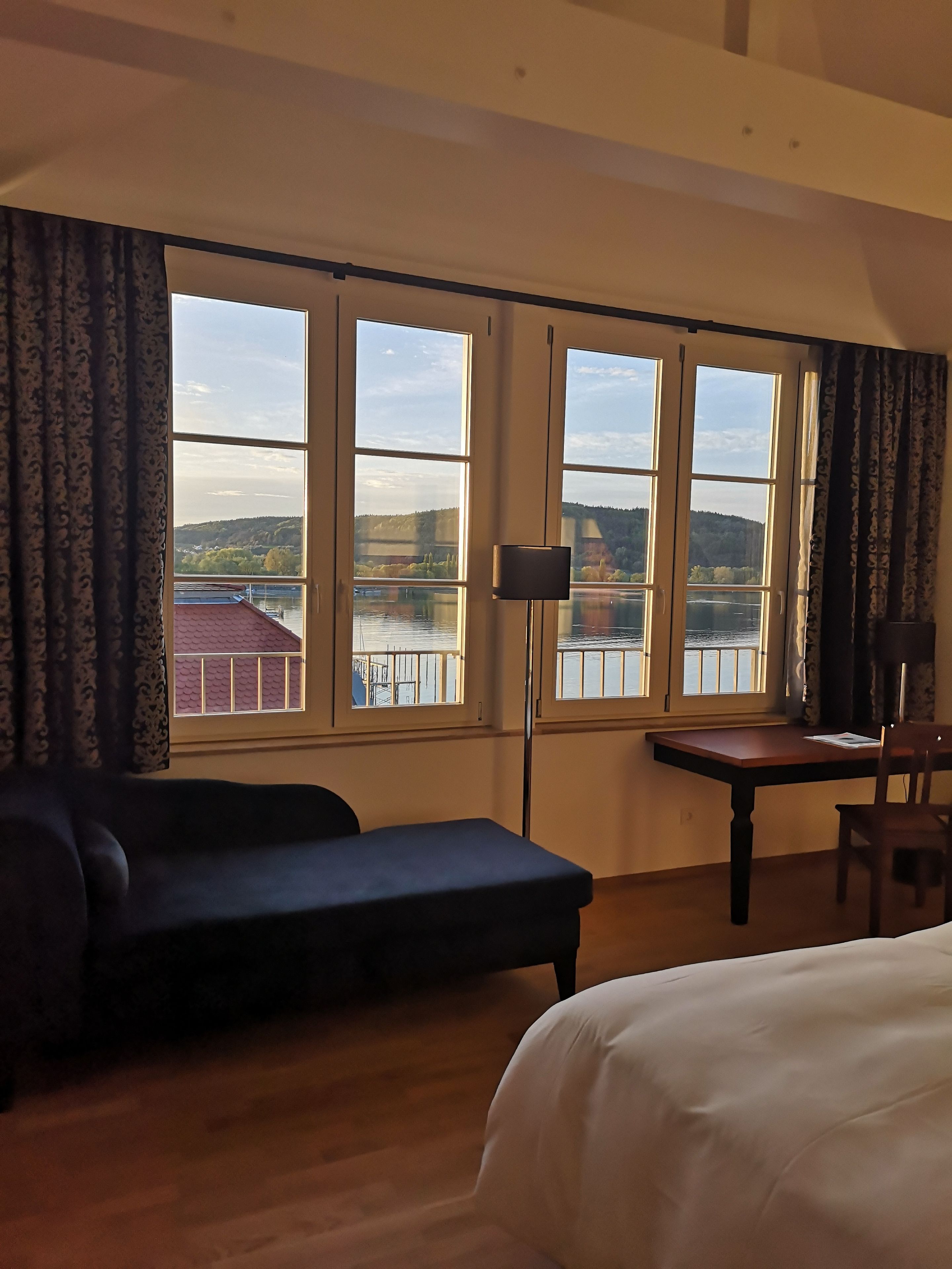 suite, balcony, lake view | hypo-allergenic bedding, in-room safe, desk, blackout curtains