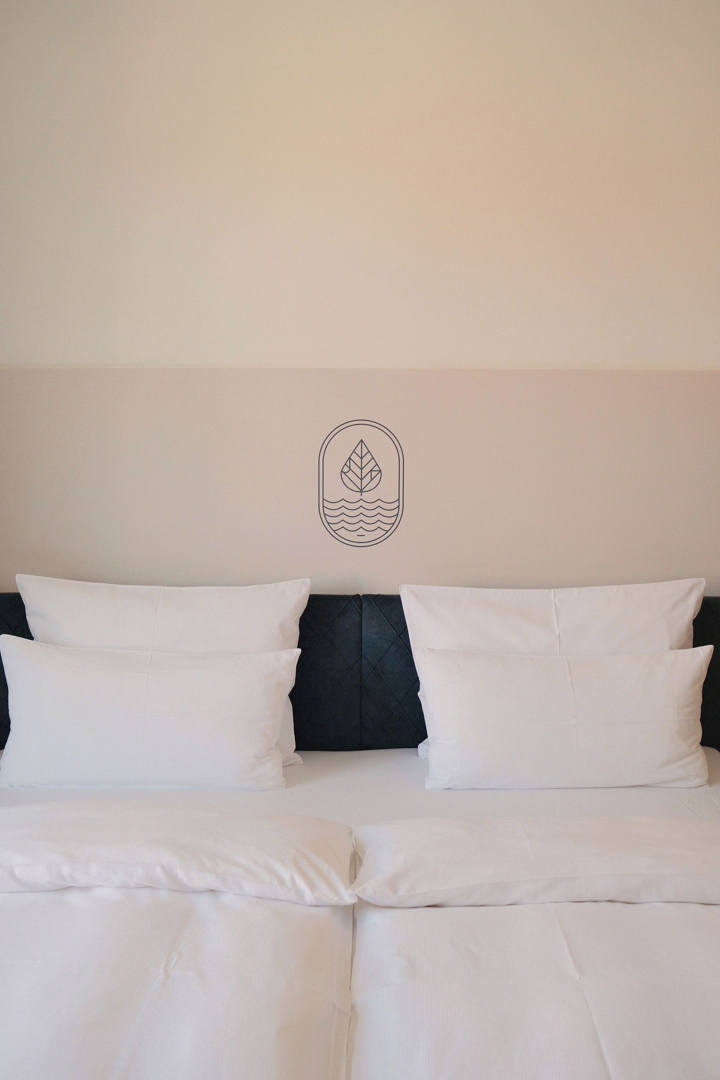 Hypoallergeen beddengoed, een kluis op de kamer, een bureau