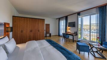 Doppelzimmer "BODENSEEBLICK" | Allergikerbettwaren, Zimmersafe, Schreibtisch, Verdunkelungsvorhänge