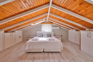 Dúplex familiar, 2 habitaciones | 2 dormitorios, escritorio, sistema de insonorización