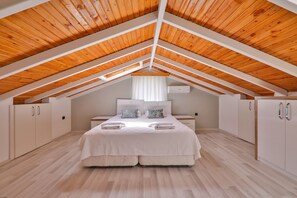 2 bedrooms, desk, soundproofing, iron/ironing board