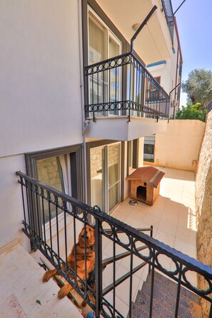 Appartement, 2 chambres, rez-de-chaussée | Terrasse/Patio