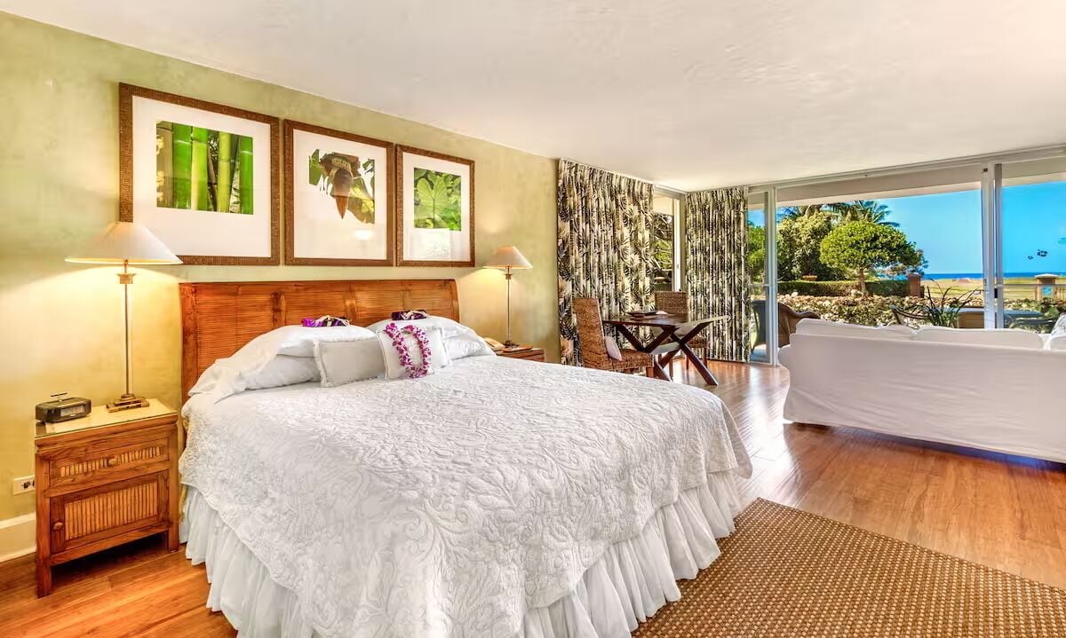 Cofres nos quartos, ferros/tábuas de passar roupa, Wi-Fi, roupa de cama