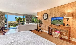 In-room safe, iron/ironing board, WiFi, bed sheets - Our Little Grass Shack at Kaanapali Villas (Lahaina)