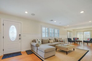 TV, fireplace, stereo