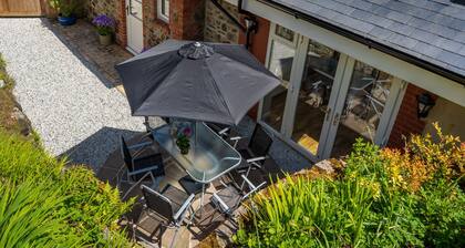 Strelna Coach House - Gateway to the Moor