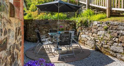 Strelna Coach House - Gateway to the Moor