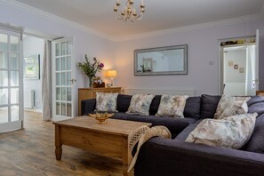 Cottage | Living area