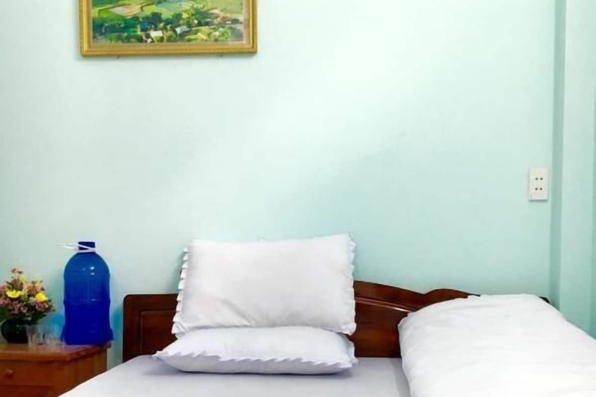Basic Double Room, Mountain View | Desk, laptop workspace, blackout drapes, free WiFi