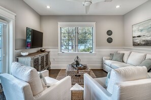 Televisio, DVD-soitin, videokirjasto