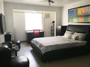 5 bedrooms, WiFi, bed sheets