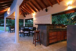 Área de parrillas y picnic