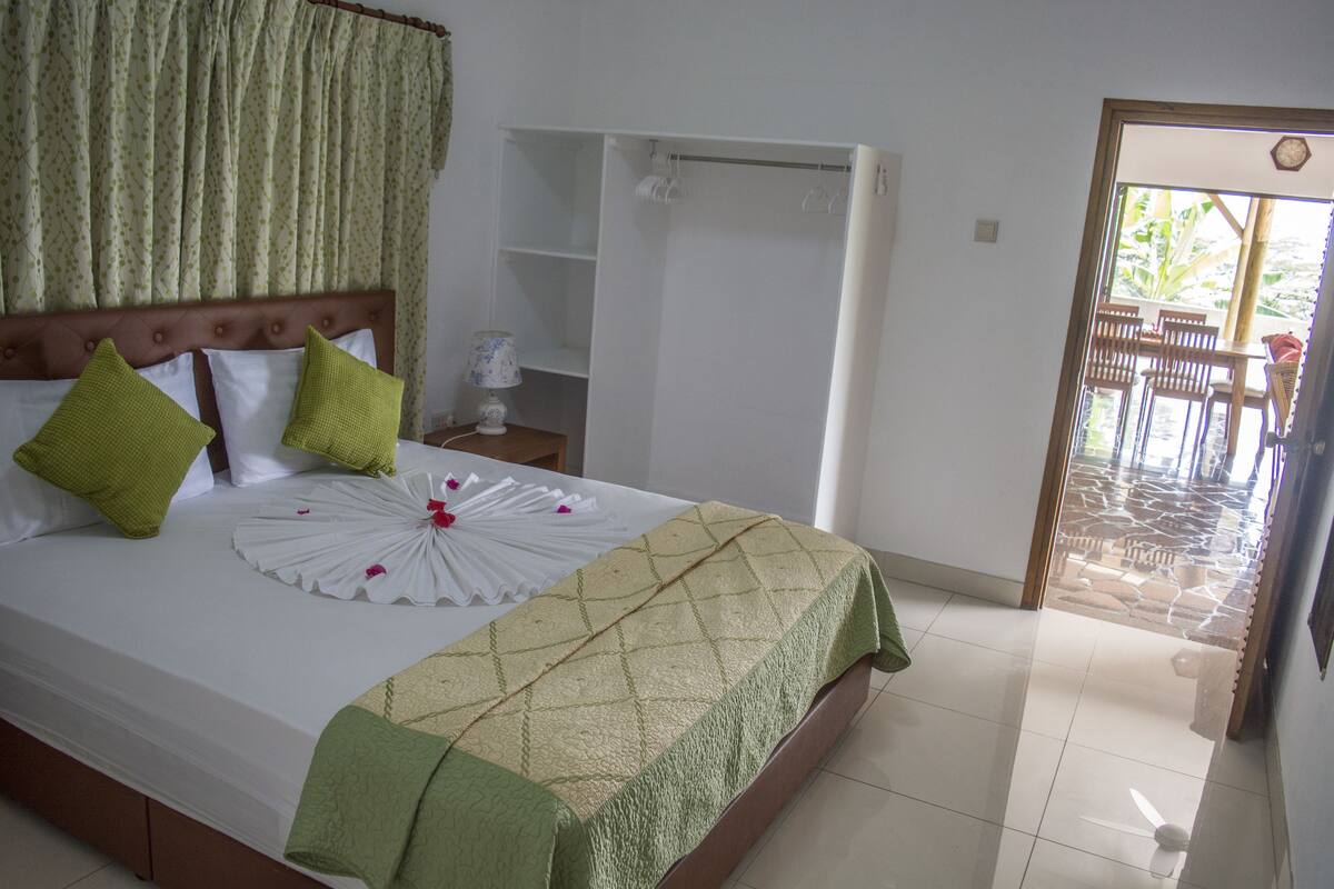 Villa, 2 Schlafzimmer | Zimmersafe, Verdunkelungsvorhänge, Bügeleisen/Bügelbrett