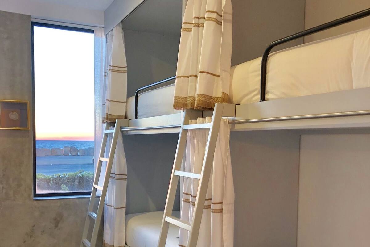 Premium bedding, iron/ironing board, free WiFi