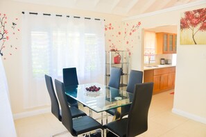 Family dining - Villa at The Palms (St. Ann's Bay)
