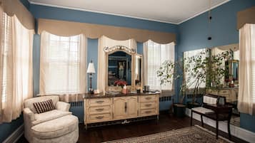 Standard Room, 1 King Bed, Garden View